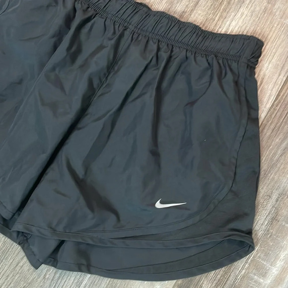 Nike Dri-FIT Black Tempo Shorts Size medium - Picture 2 of 5